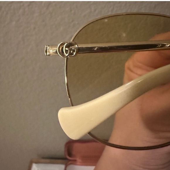 Gucci GG Sunglasses with Gold Frame and Amber Lenses NWT 💯 authentic - Picture 6 of 12
